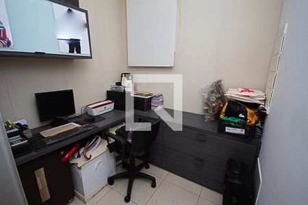 Casa para alugar com 350m², 4 quartos e 4 vagasEscritório