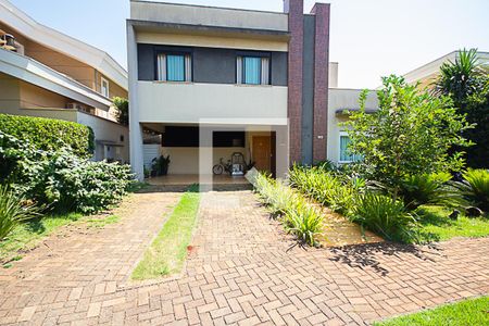 Casa para alugar com 350m², 4 quartos e 4 vagasFachada da casa