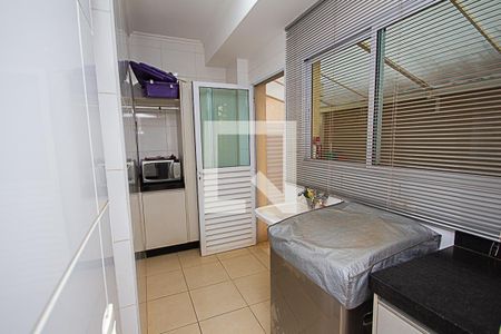 Casa para alugar com 350m², 4 quartos e 4 vagasÁrea de Serviço