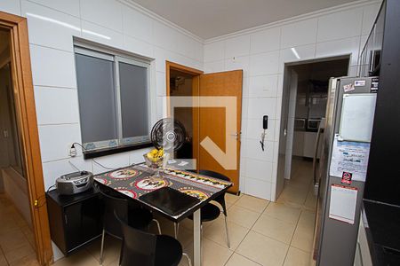 Casa para alugar com 350m², 4 quartos e 4 vagasCozinha