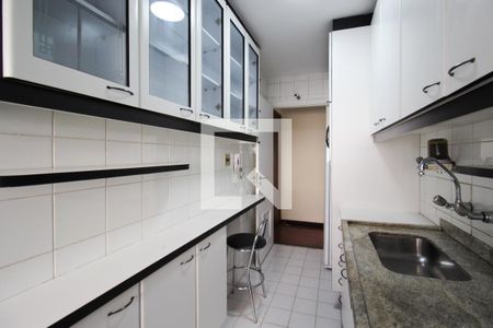 Apartamento à venda com 60m², 2 quartos e 2 vagas Apartamento à venda com 60m², 2 quartos e 2 vagasCozinha