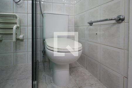 Apartamento à venda com 60m², 2 quartos e 2 vagas Apartamento à venda com 60m², 2 quartos e 2 vagasBanheiro