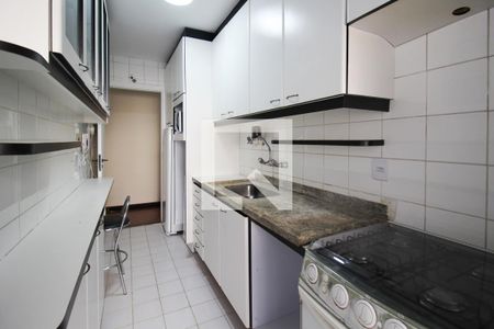 Apartamento à venda com 60m², 2 quartos e 2 vagas Apartamento à venda com 60m², 2 quartos e 2 vagasCozinha