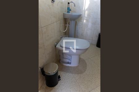 Casa à venda com 143m², 2 quartos e 2 vagasLavabo