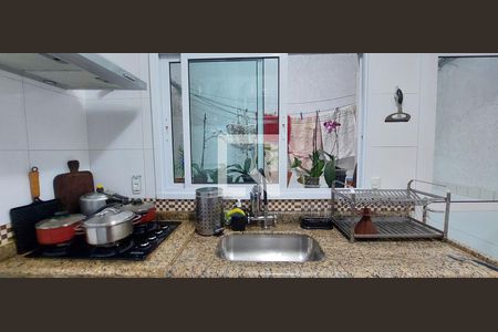 Casa à venda com 153m², 3 quartos e 2 vagas Casa à venda com 153m², 3 quartos e 2 vagasCozinha
