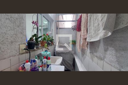 Casa à venda com 153m², 3 quartos e 2 vagas Casa à venda com 153m², 3 quartos e 2 vagasÁrea de Serviço