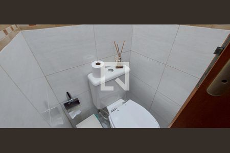 Casa à venda com 153m², 3 quartos e 2 vagas Casa à venda com 153m², 3 quartos e 2 vagasLavabo