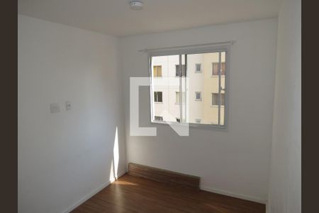 Quarto 1 de apartamento para alugar com 2 quartos, 41m² em Vila Zat, São Paulo