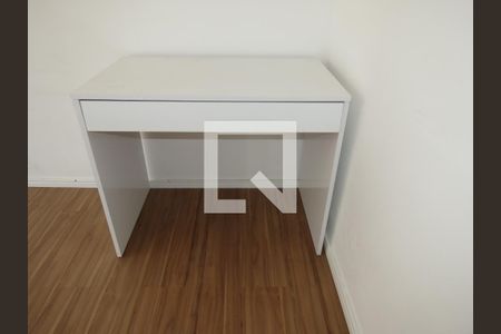 Quarto 1 de apartamento para alugar com 2 quartos, 41m² em Vila Zat, São Paulo