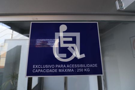 Apartamento para alugar com 64m², 2 quartos e 2 vagasHall social