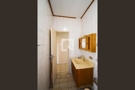 Casa à venda com 248m², 2 quartos e 3 vagasBanheiro Corredor