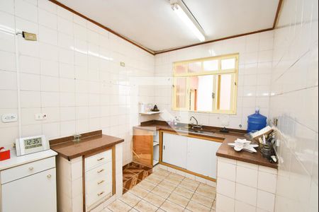 Casa à venda com 248m², 2 quartos e 3 vagasCozinha 