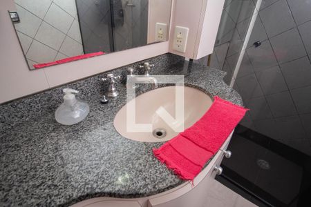 Casa à venda com 189m², 3 quartos e 2 vagasBanheiro