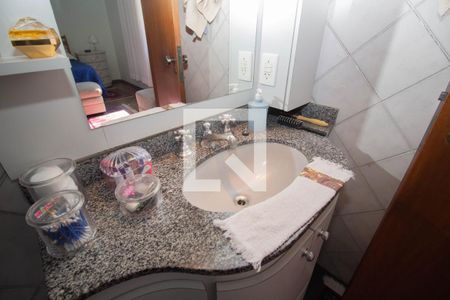 Casa à venda com 189m², 3 quartos e 2 vagasBanheiro da Suíte