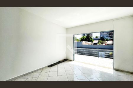 Casa à venda com 826m², 5 quartos e 12 vagas Casa à venda com 826m², 5 quartos e 12 vagasÁrea de Serviço