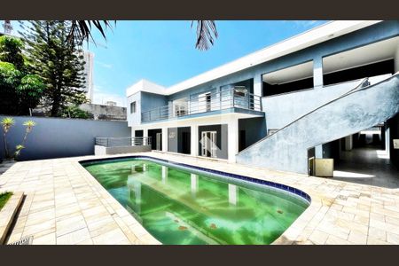 Casa à venda com 826m², 5 quartos e 12 vagas Casa à venda com 826m², 5 quartos e 12 vagasÁrea da Piscina