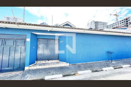 Casa à venda com 826m², 5 quartos e 12 vagas Casa à venda com 826m², 5 quartos e 12 vagasFachada