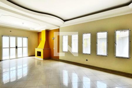 Sala de casa à venda com 5 quartos, 826m² em Vila Galvão, Guarulhos