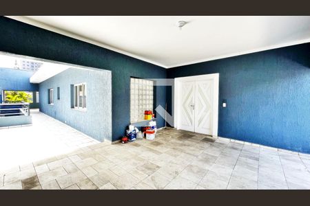 Casa à venda com 826m², 5 quartos e 12 vagas Casa à venda com 826m², 5 quartos e 12 vagasEntrada