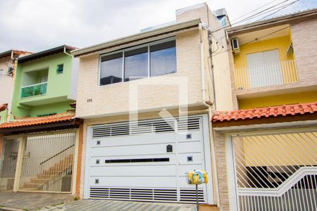Casa à venda com 280m², 2 quartos e 2 vagasFachada