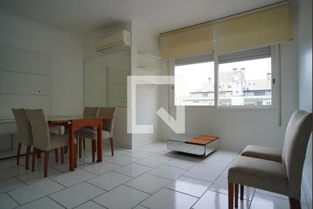 Sala  de apartamento para alugar com 2 quartos, 89m² em Auxiliadora, Porto Alegre