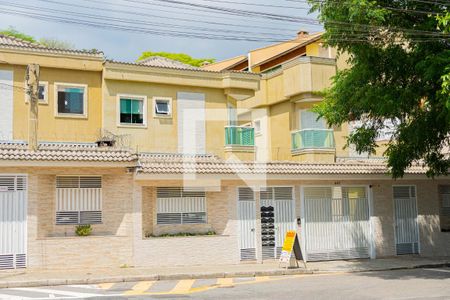 Casa à venda com 120m², 2 quartos e 1 vaga Casa à venda com 120m², 2 quartos e 1 vagaFachada