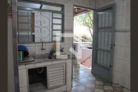 Casa à venda com 200m², 3 quartos e 3 vagasCozinha Casa 2