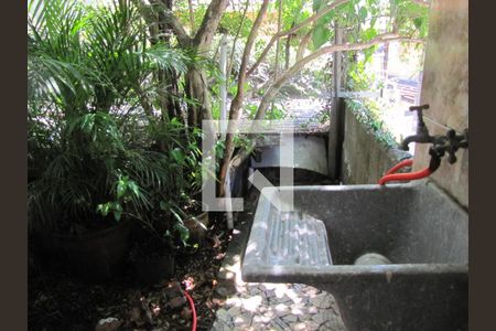 Casa à venda com 200m², 3 quartos e 3 vagasÁrea de Serviço Casa 2