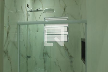 Banheiro de kitnet/studio para alugar com 1 quarto, 30m² em Jardim Umuarama, São Paulo