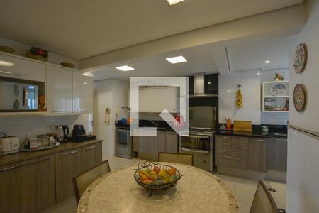 Apartamento à venda com 270m², 6 quartos e 4 vagasCozinha