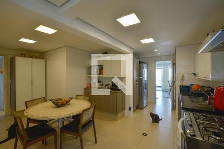 Apartamento à venda com 270m², 6 quartos e 4 vagasCozinha