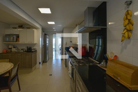 Apartamento à venda com 270m², 6 quartos e 4 vagasCozinha