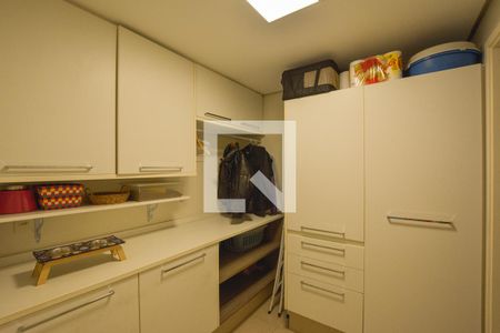 Apartamento à venda com 270m², 6 quartos e 4 vagasQuarto de Serviço