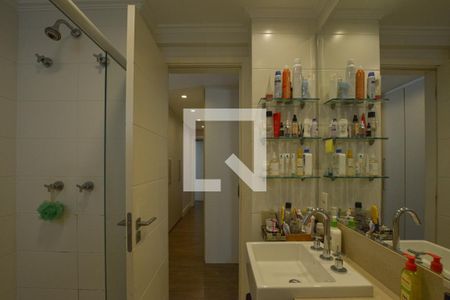 Apartamento à venda com 270m², 6 quartos e 4 vagasBanheiro da Suíte 4