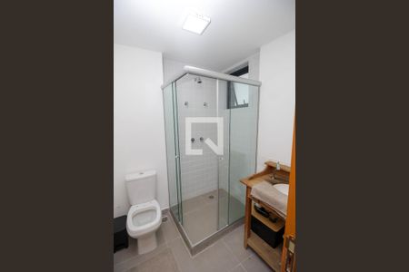 Banheiro de kitnet/studio para alugar com 1 quarto, 34m² em Centro, Rio de Janeiro