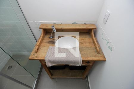 Banheiro de kitnet/studio para alugar com 1 quarto, 34m² em Centro, Rio de Janeiro