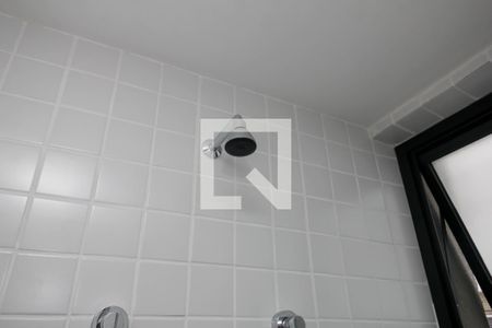 Chuveiro de kitnet/studio para alugar com 1 quarto, 34m² em Centro, Rio de Janeiro