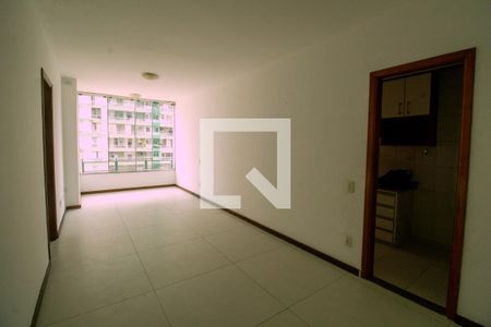Sala de apartamento à venda com 2 quartos, 80m² em Barra da Tijuca, Rio de Janeiro
