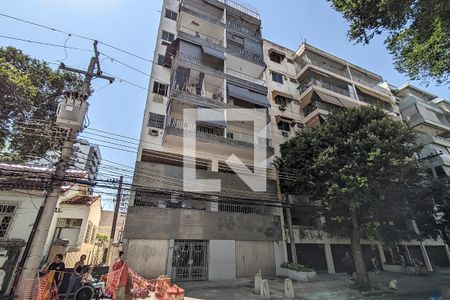 Apartamento à venda com 70m², 2 quartos e 1 vagaFachada