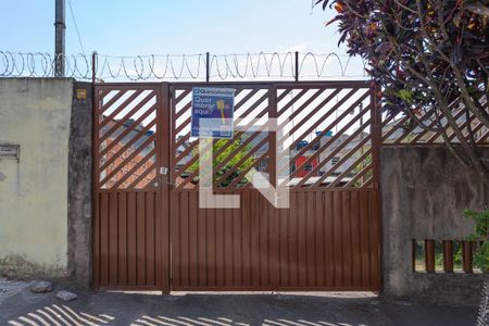 Casa à venda com 85m², 2 quartos e 3 vagas Casa à venda com 85m², 2 quartos e 3 vagasFachada