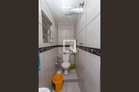 Casa à venda com 85m², 2 quartos e 3 vagas Casa à venda com 85m², 2 quartos e 3 vagasBanheiro social