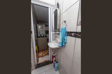Casa à venda com 85m², 2 quartos e 3 vagas Casa à venda com 85m², 2 quartos e 3 vagasBanheiro social