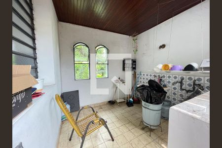 Casa à venda com 560m², 5 quartos e 6 vagas Casa à venda com 560m², 5 quartos e 6 vagasÁrea de Serviço