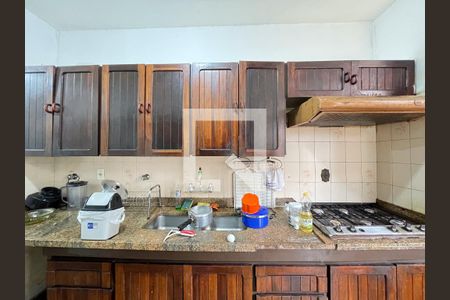 Casa à venda com 560m², 5 quartos e 6 vagas Casa à venda com 560m², 5 quartos e 6 vagasCozinha