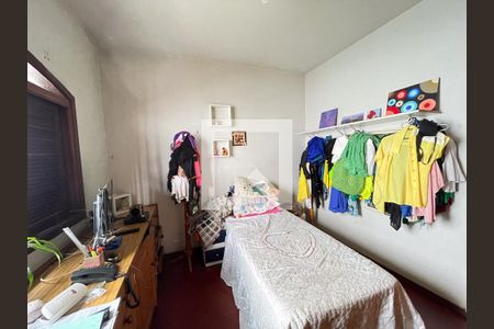 Casa à venda com 560m², 5 quartos e 6 vagas Casa à venda com 560m², 5 quartos e 6 vagasQuarto 2