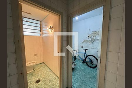 Casa à venda com 560m², 5 quartos e 6 vagas Casa à venda com 560m², 5 quartos e 6 vagasÁrea de Serviço