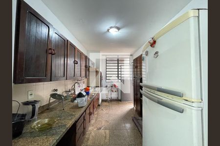 Casa à venda com 560m², 5 quartos e 6 vagas Casa à venda com 560m², 5 quartos e 6 vagasCozinha