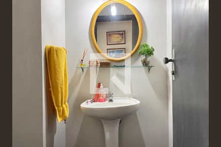 Casa à venda com 560m², 5 quartos e 6 vagas Casa à venda com 560m², 5 quartos e 6 vagasLavabo