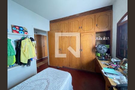 Casa à venda com 560m², 5 quartos e 6 vagas Casa à venda com 560m², 5 quartos e 6 vagasQuarto 2