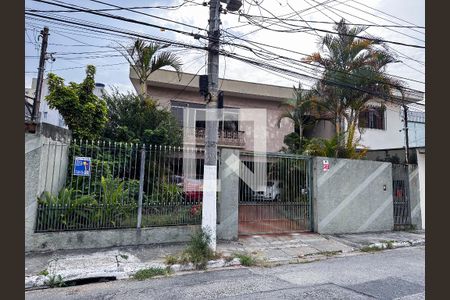 Casa para alugar com 762m², 5 quartos e 8 vagas Casa para alugar com 762m², 5 quartos e 8 vagasFachada